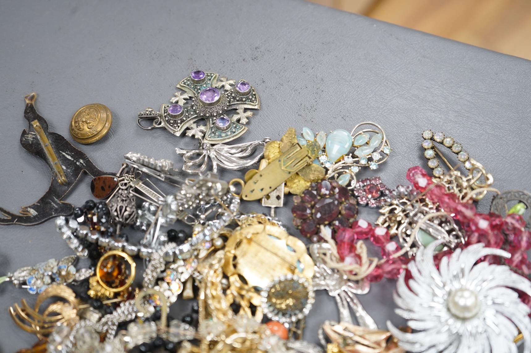A large quantity of assorted costume jewellery.
